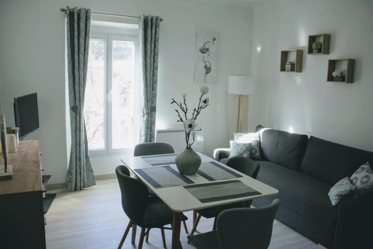 Charmant Appartement Au Coeur Des Gres D Annot ภายนอก รูปภาพ